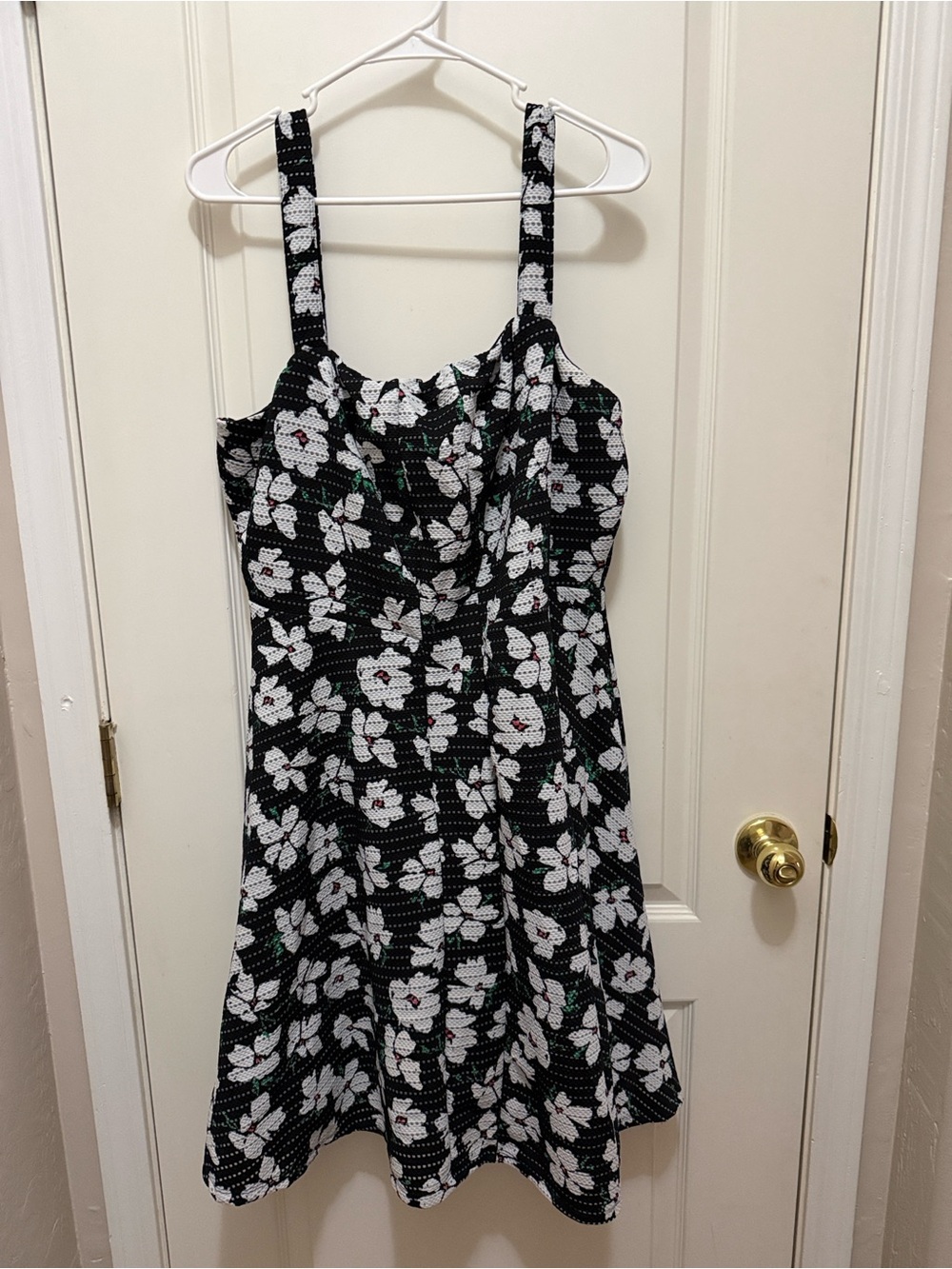 Torrid Women’s 18 Black Floral A-line Sundress White Flowers Plus Size